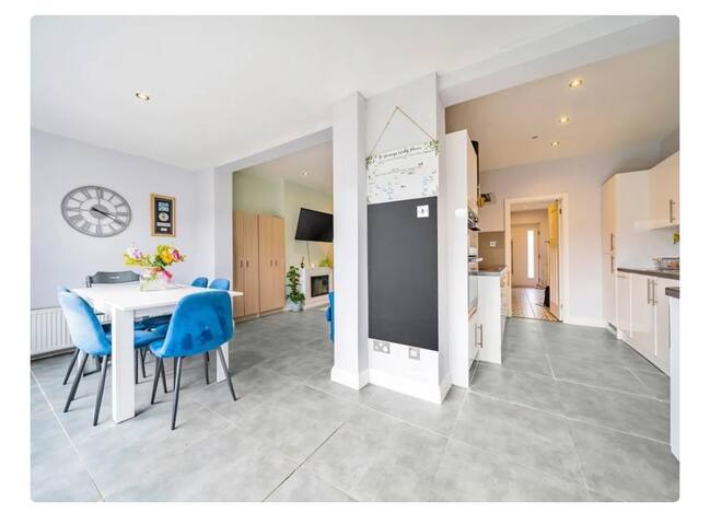 A Wonderful Wimbledon Welcome gallery image 5