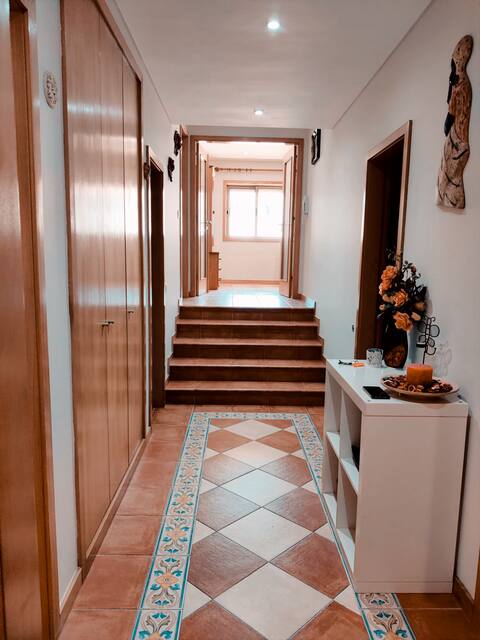 Lovely Beach House (100mt) and in heart of Espinho