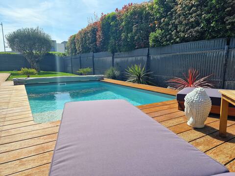 Villa with Pool and Hot Tub