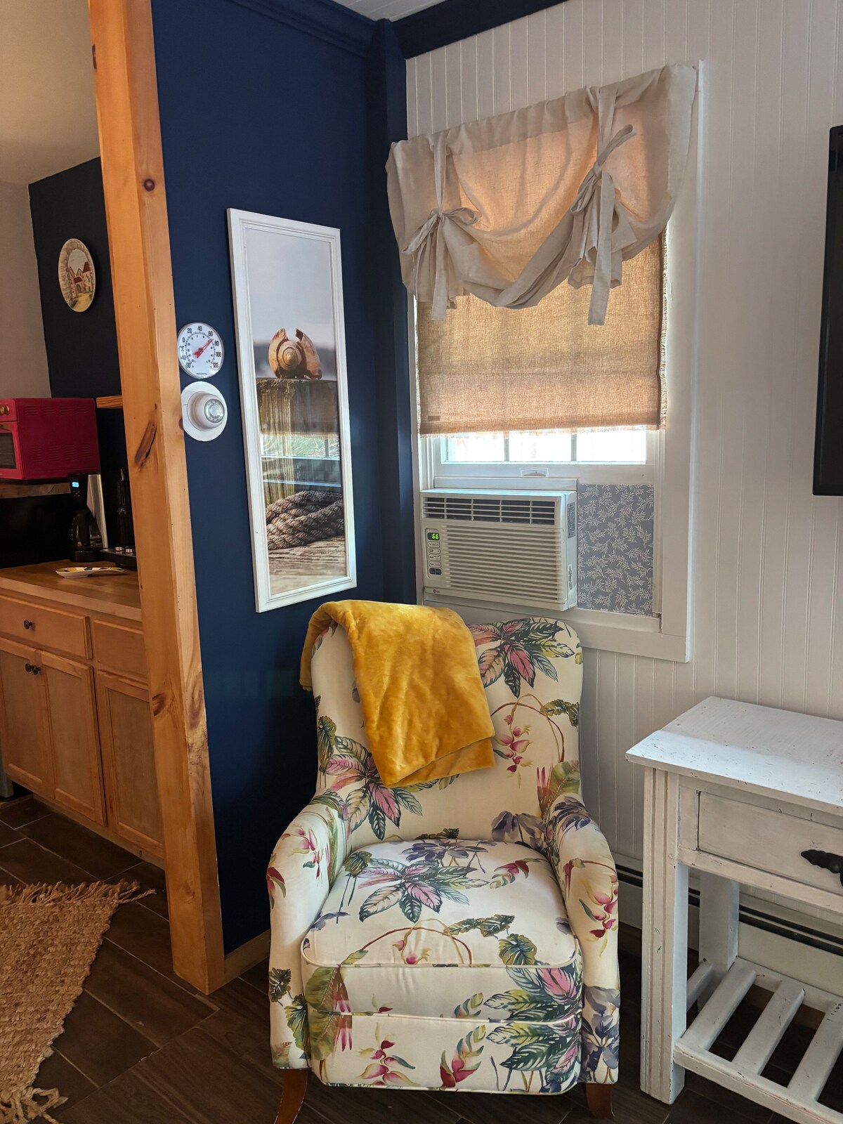 Popular Airbnb listing: Private & Cozy Cottage with short walk to beach! in Hampton Bays