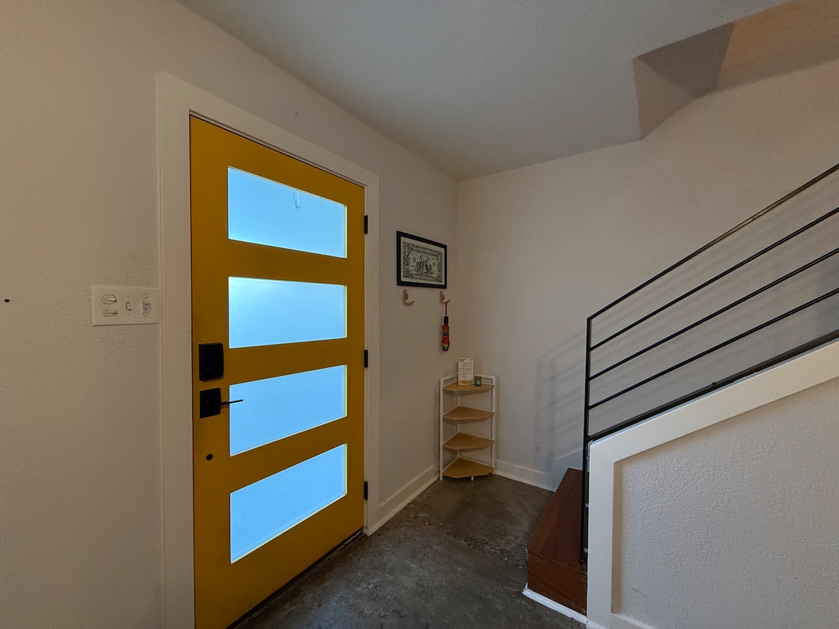 Modern ATXRetreat | Ideal for Remote Work & Travel