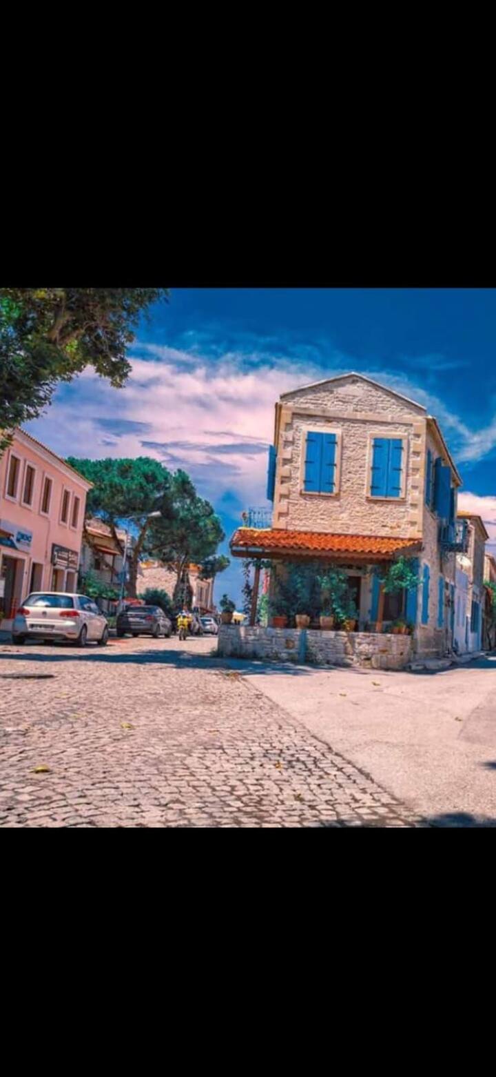 Historic Greek House Close to Marina