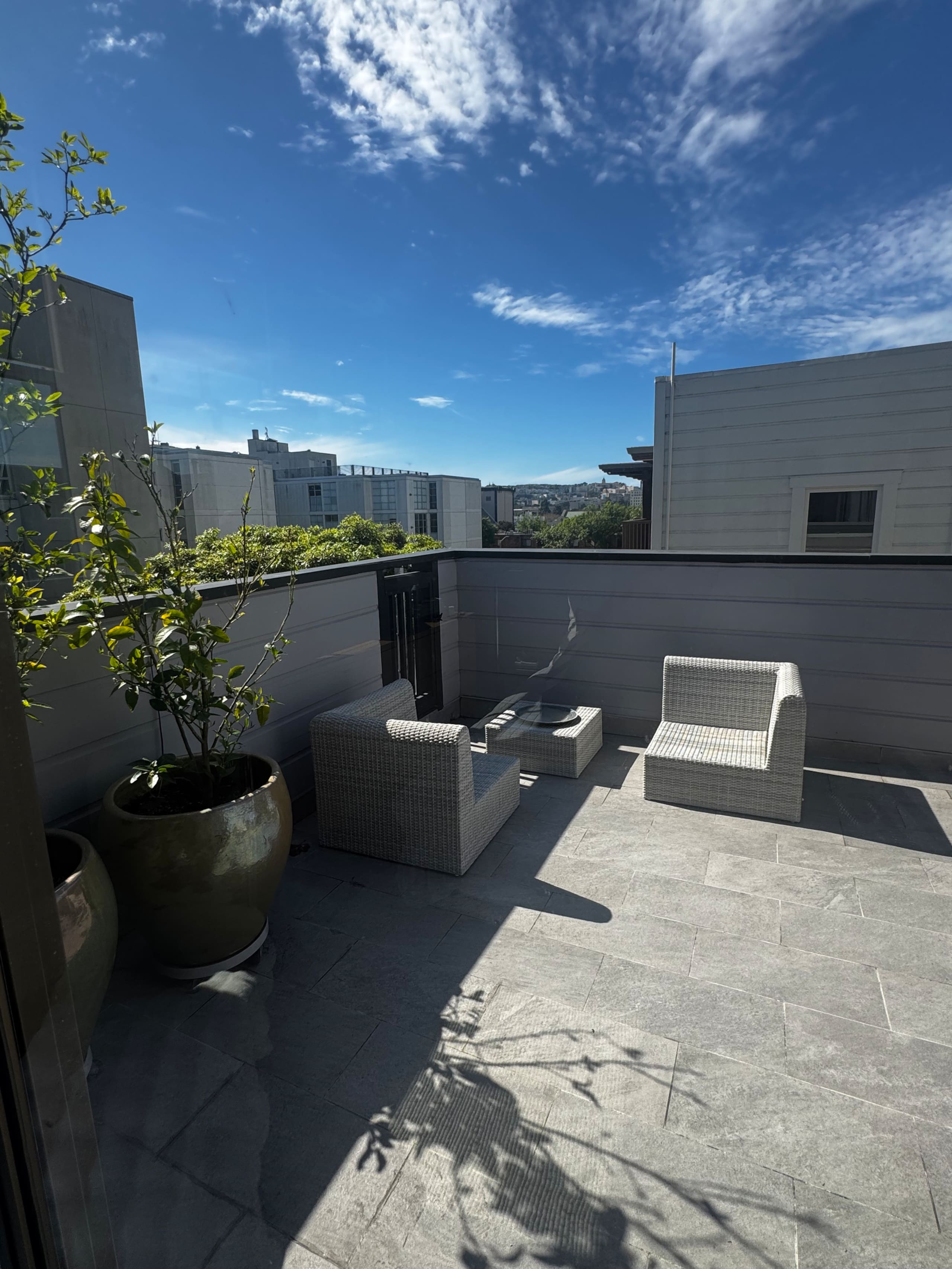 Home in San Francisco · ★4.6 · 4 bedrooms · 4 beds · 3 baths - Image 35