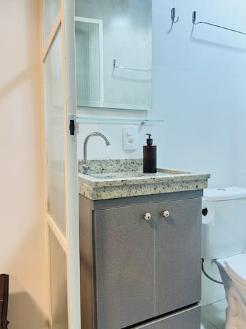 Entire home with 1 bedrooms in Ribeirão Preto - Ap. com Wifi, Ar, 1 vaga, Piscina, Próx. Iguatemi