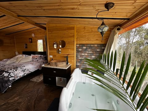 Between Hayuelos, overlooking the valley.