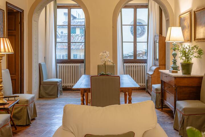 Uffizi Palace Apartment + Garage gallery image 3