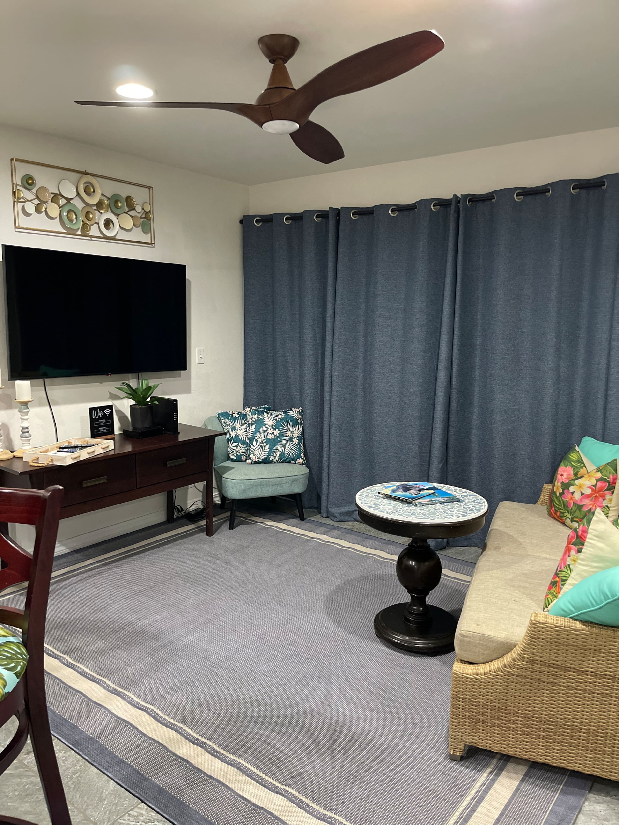 Breezy 2 BR / AC / Poolside / Near to Beach - Image 6