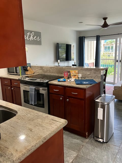 Breezy 2 BR / AC / Poolside / Near to Beach