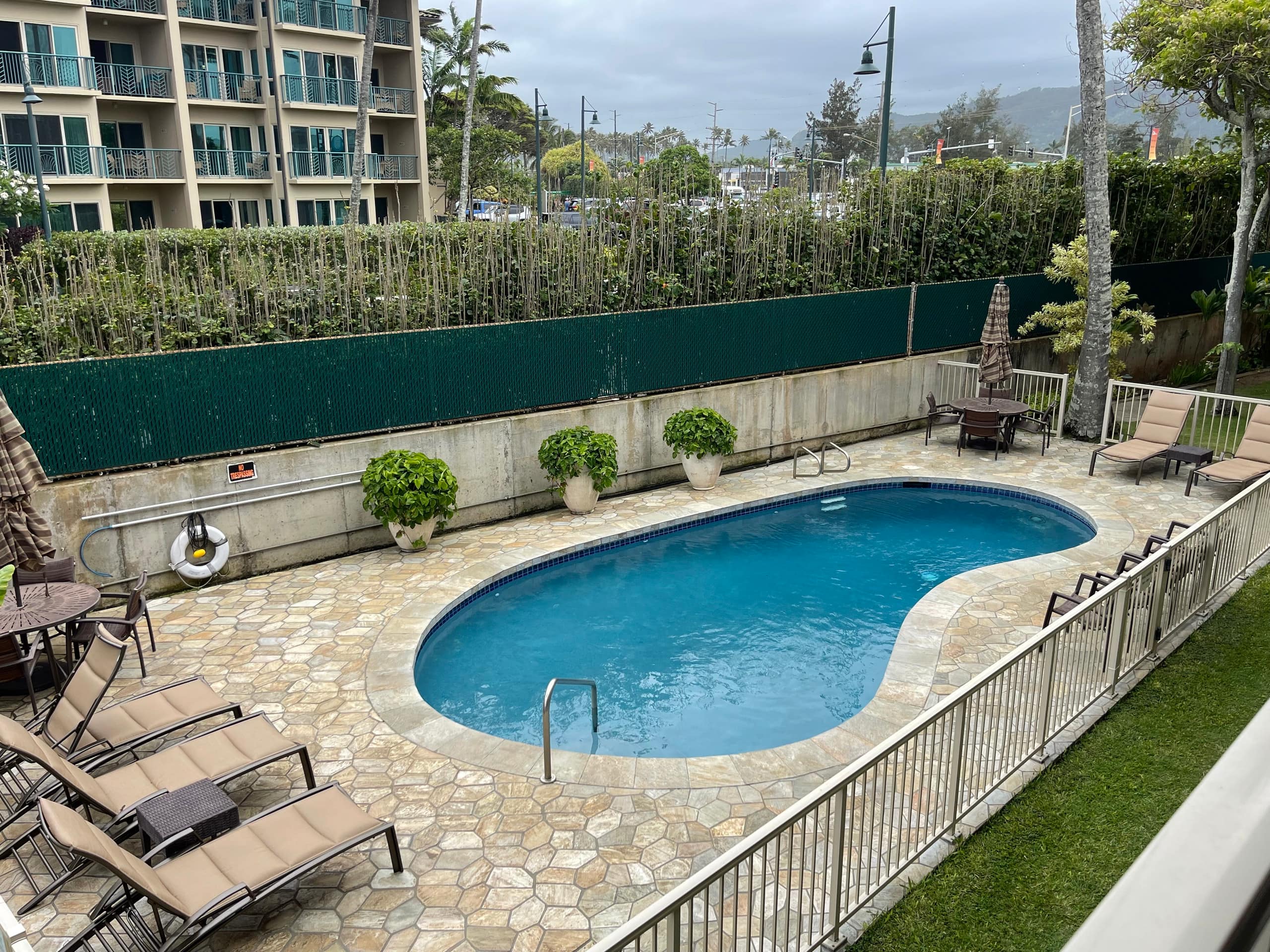Breezy 2 BR / AC / Poolside / Near to Beach - Image 46