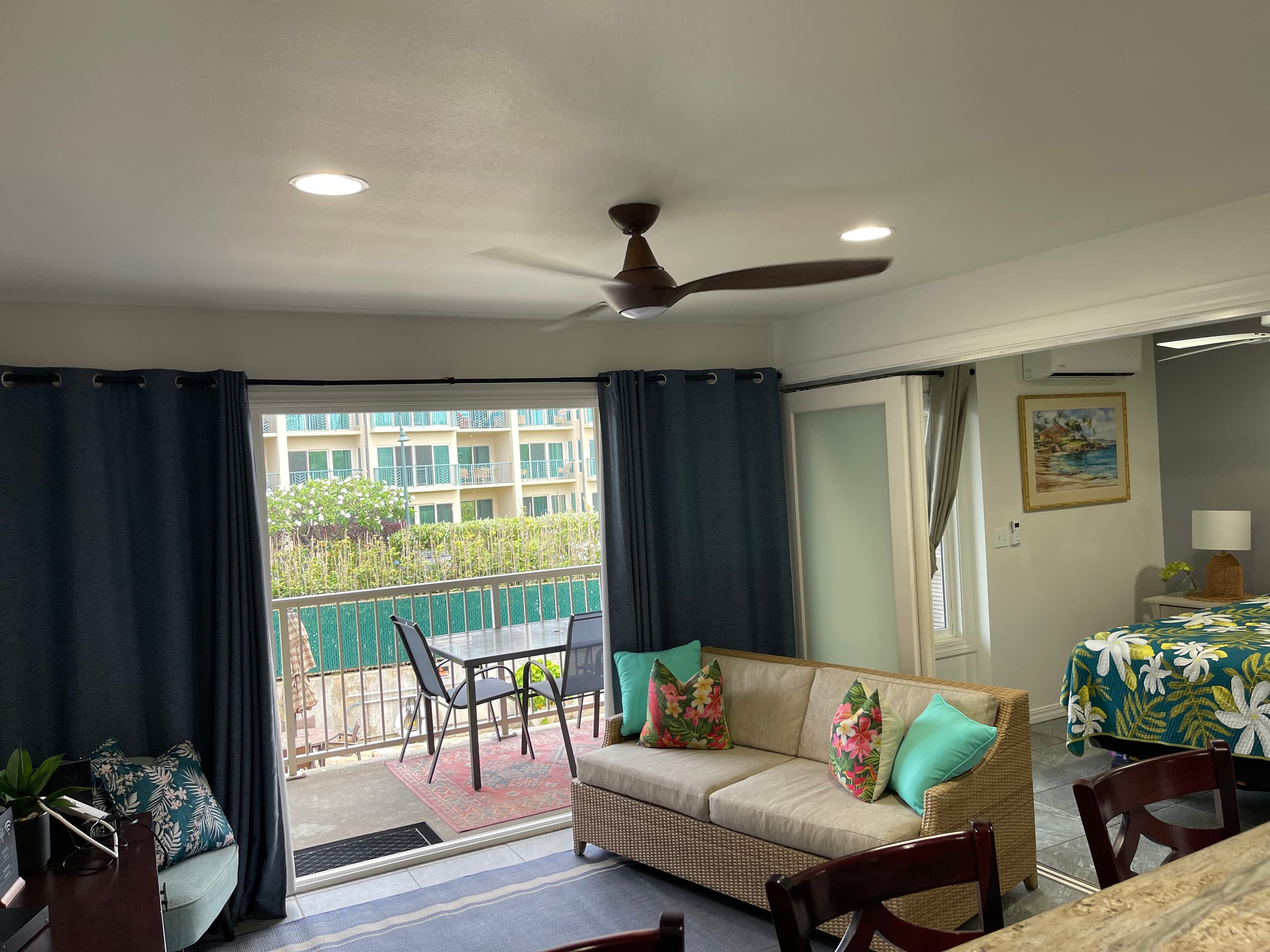 Breezy 2 BR / AC / Poolside / Near to Beach - Image 2
