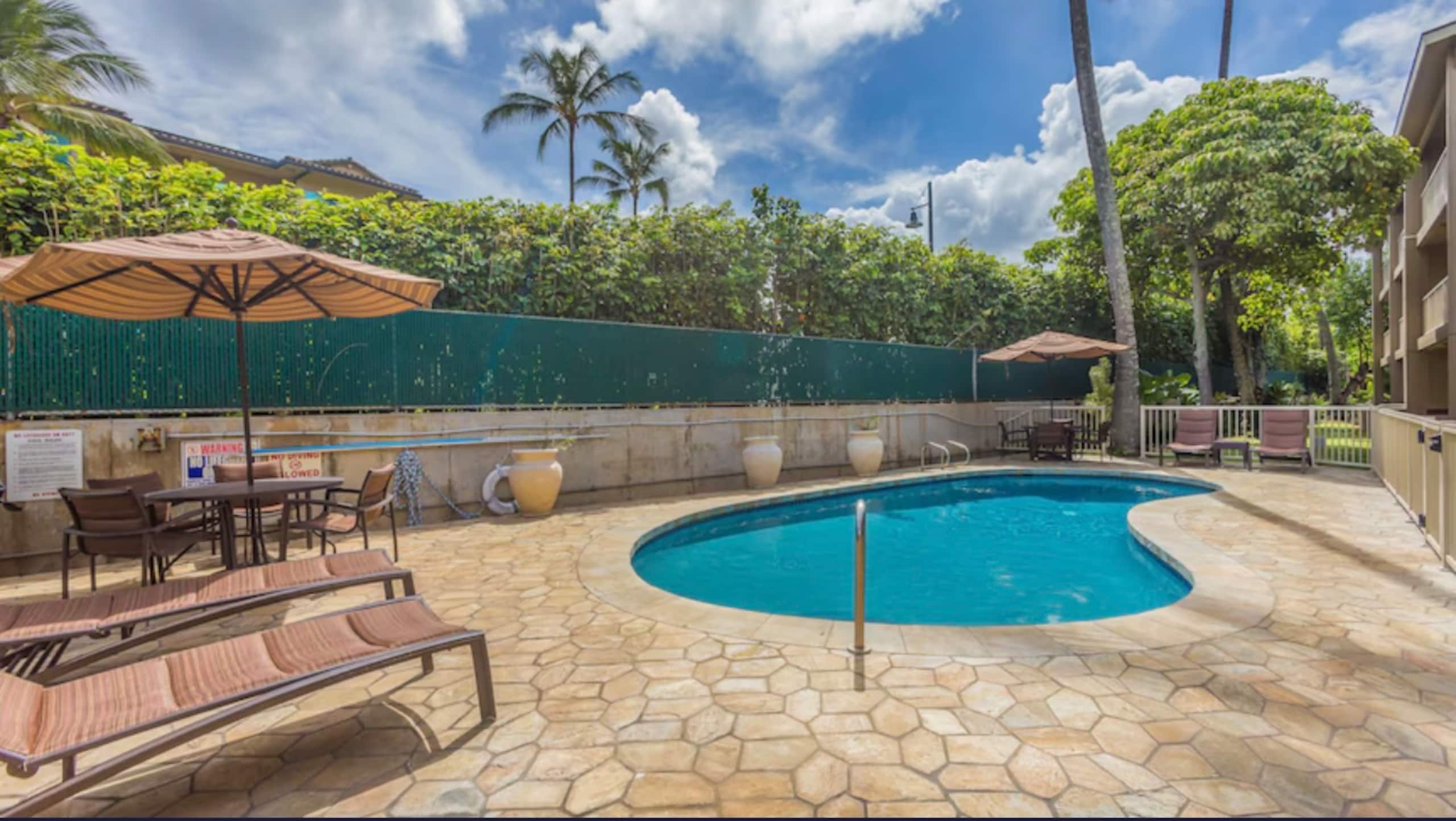 Breezy 2 BR / AC / Poolside / Near to Beach - Image 45