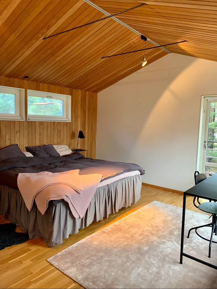 למעלה בבית הראשי 