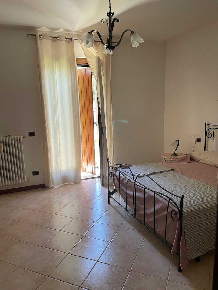 საძინებელი 1