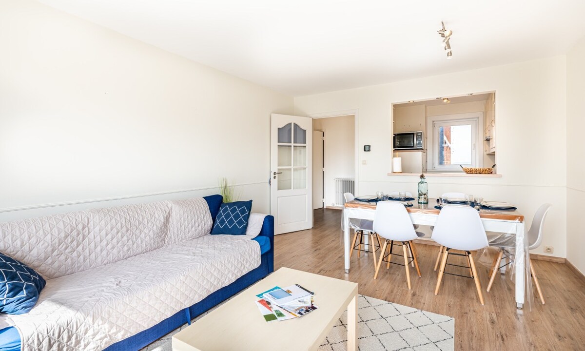 Successful Airbnb property: Bright 2 bedroom home by the sea (50m) in Koksijde