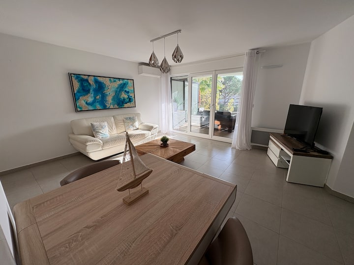 2 Pièces En Bord De Mer Apt Moderne Piscine - Villeneuve-Loubet