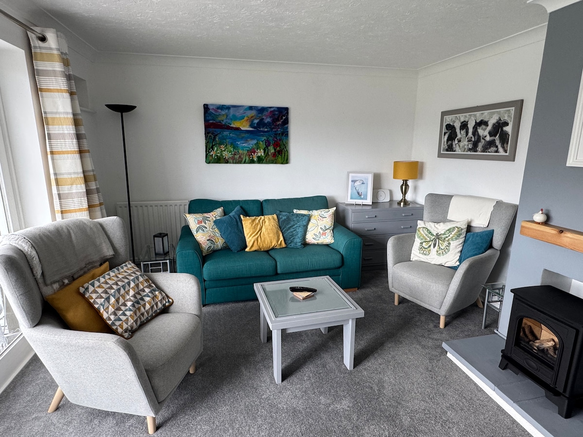 Popular Airbnb listing: Fields View - Isle of Wight Holiday Home in Isle Of Wight