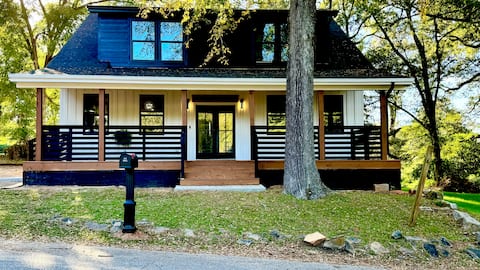 Epic Retreat at Mystic Falls 5 Bedrooms 3.5 Baths