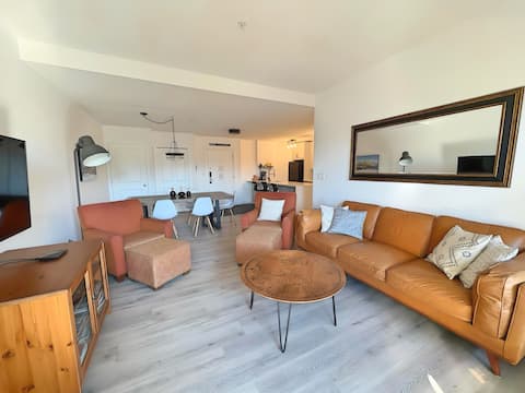 Popular Airbnb listing: Stunning Silver Rock Condo: Pool, Hot Tub & Views in Fernie