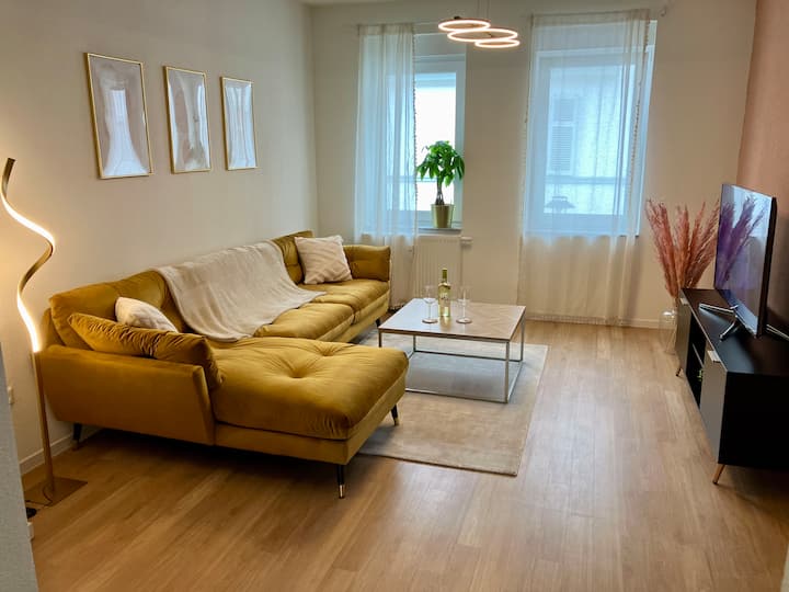Super Cute 3-room Apt W/ Balcony Close To S-bahn - Esslingen am Neckar