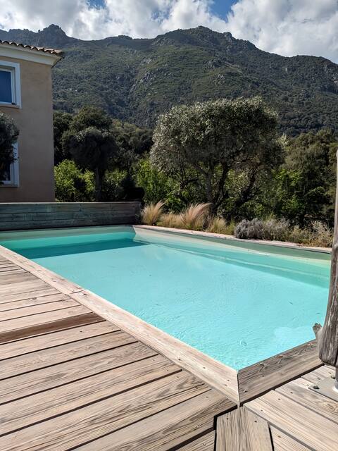 Ground floor villa with pool access