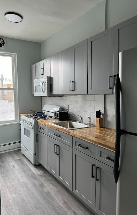 Modern 3 Bedroom 15 min from NYC - easy commute!
