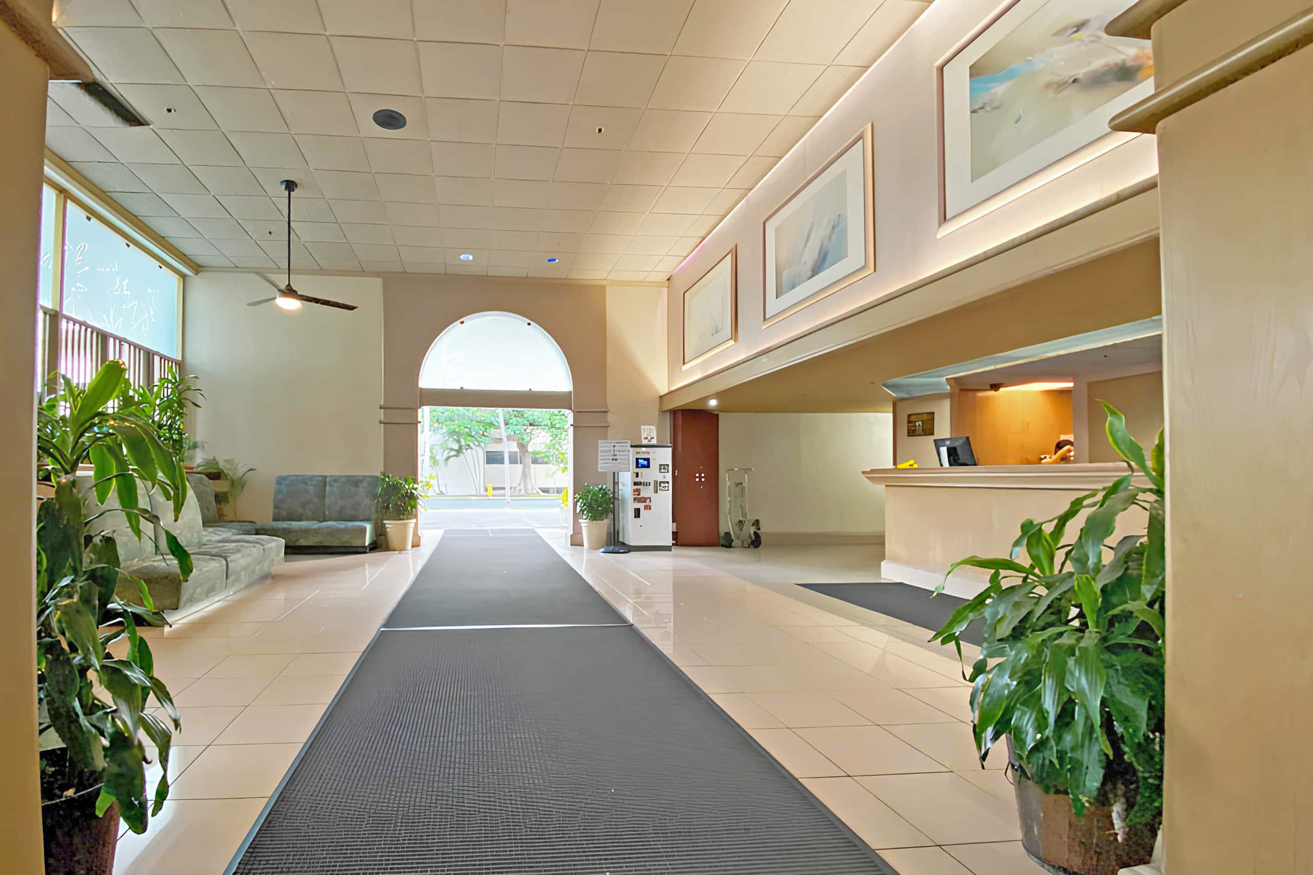 Condo in Honolulu · ★5.0 · 2 bedrooms · 4 beds · 1 shared bath - Image 26