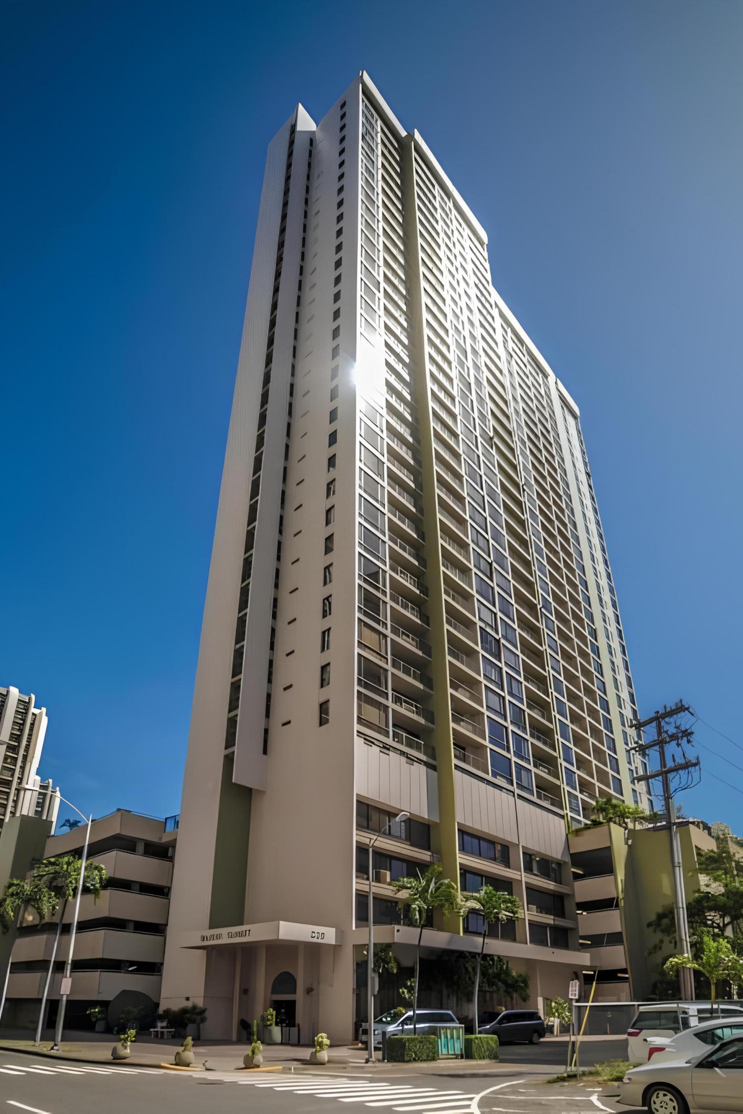 Condo in Honolulu · ★5.0 · 2 bedrooms · 4 beds · 1 shared bath - Image 30