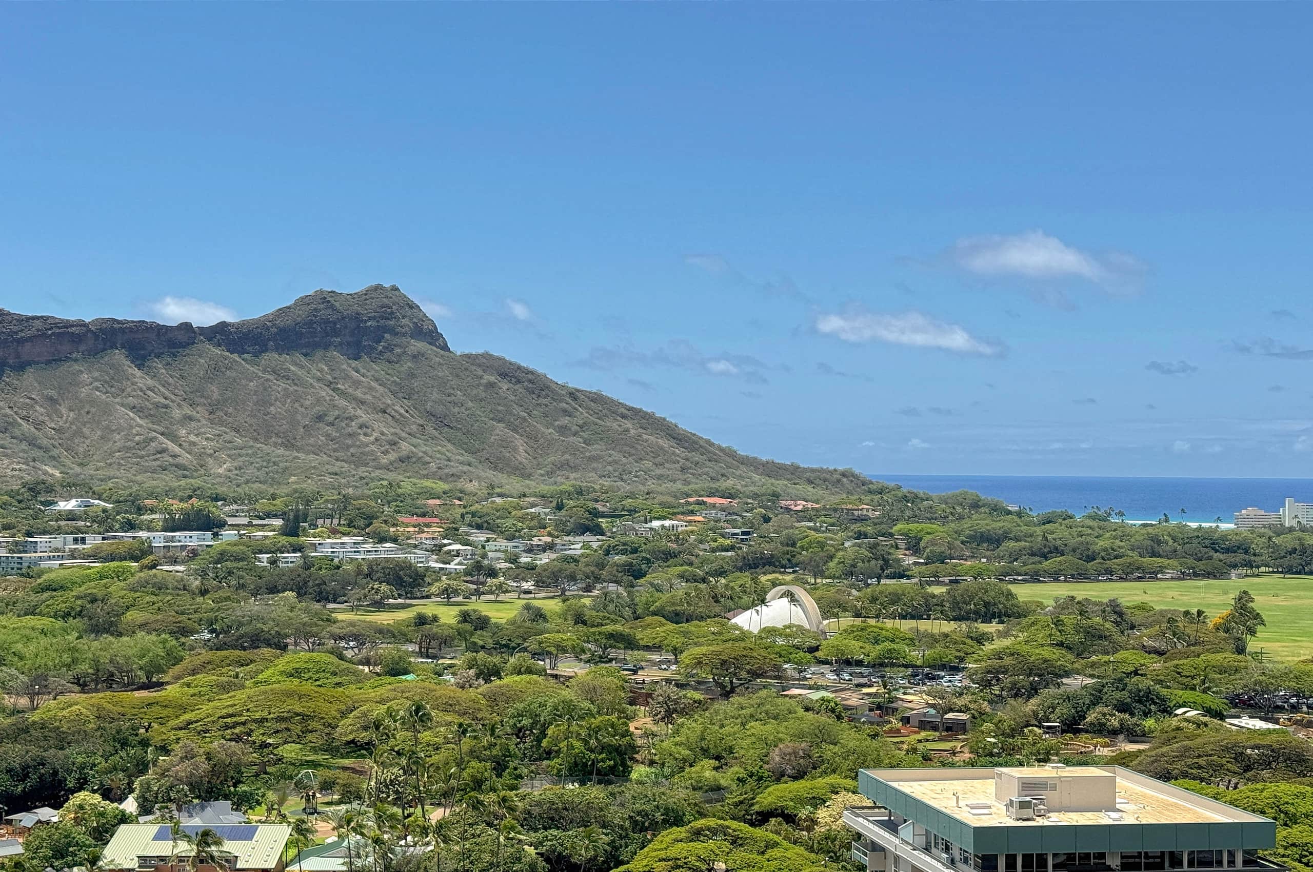 Condo in Honolulu · ★5.0 · 2 bedrooms · 4 beds · 1 shared bath - Image 18