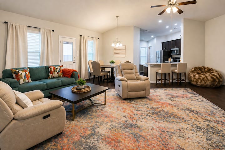 Family Stay Near Seaworld & Lackland Afb, Sleeps 7 - Arcadia Ridge - San Antonio