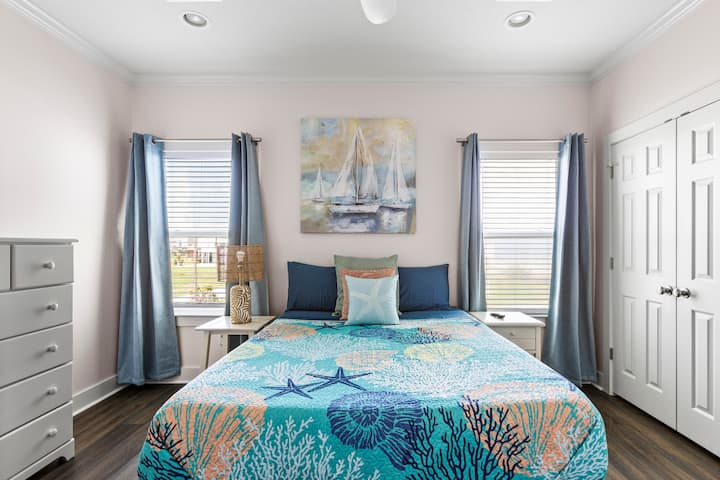 Dhoma e gjumit 1 - 1 mbretëreshë, dhoma gjumi 2, banjë e kompletuar ngjitur