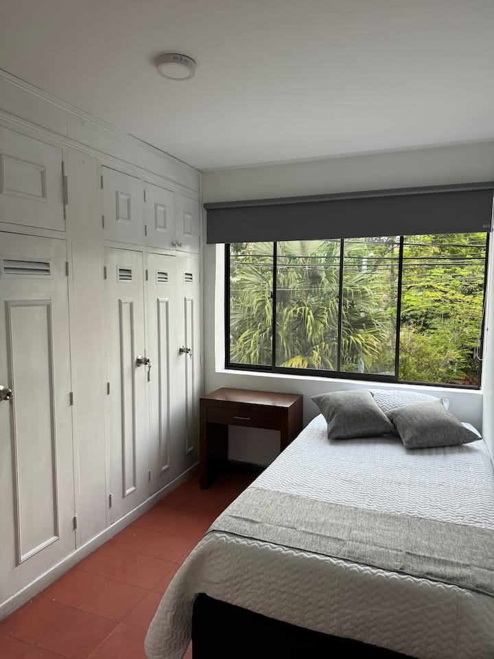 ห้องพักพร้อมเตียงพาเลทเดี่ยว 2 เตียง 