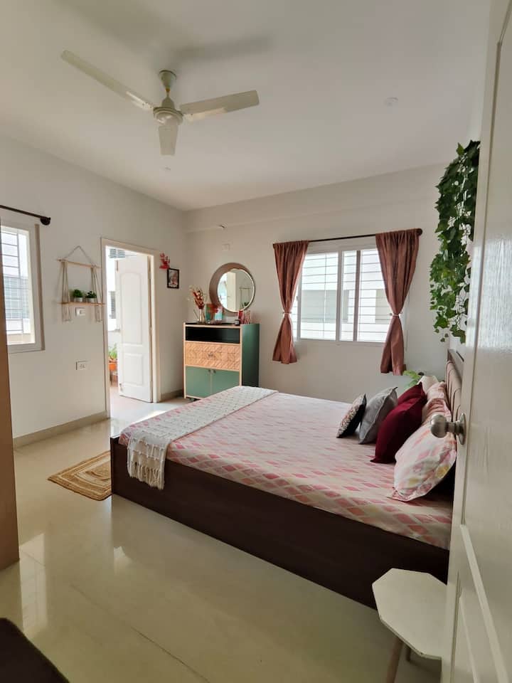 Private room w/bathroom+balcony