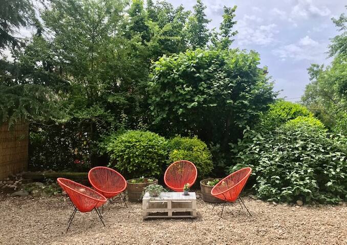 15 km Vitoria/38 km Bilbo/15 plazas, BBQ y jardin gallery image 4