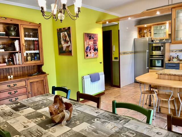 15 km Vitoria/38 km Bilbo/15 plazas, BBQ y jardin gallery image 5