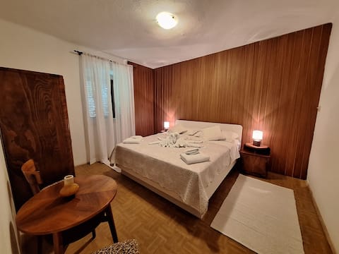 Popular Airbnb listing: Jani in Supetar