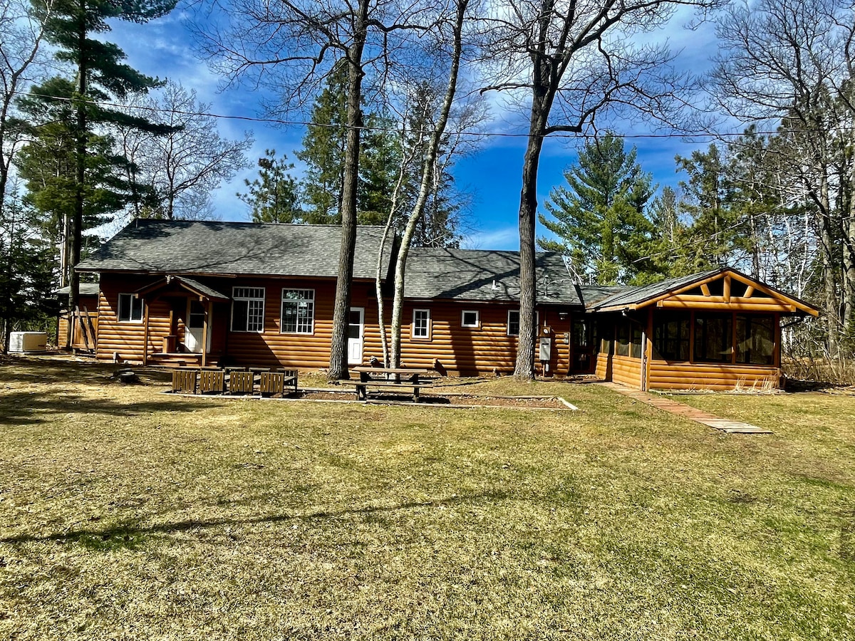 Thunder Lake Retreat Cabins for Rent in Remer, Minnesota, United