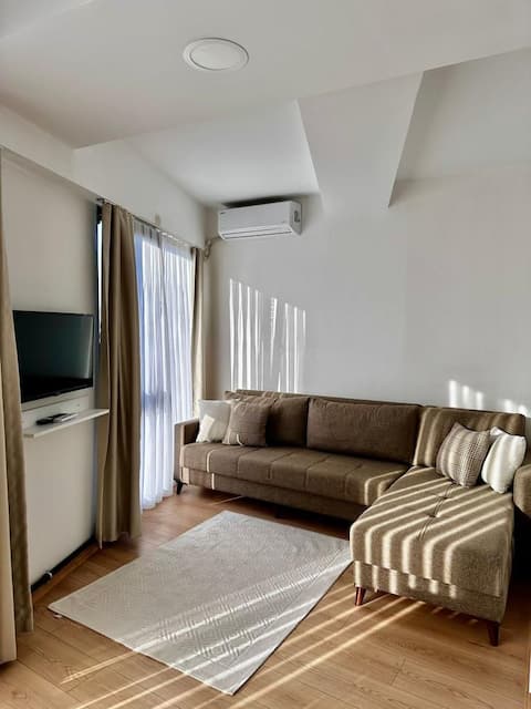 Top Airbnb: 1+1 Family Apartment in a Central Location (Ümraniye Bazaar) in Ümraniye