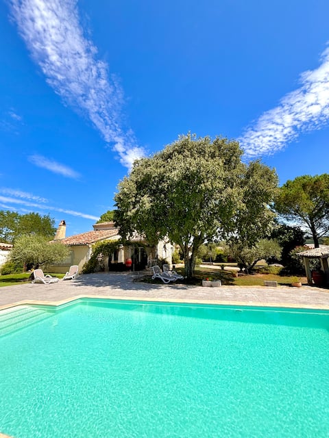Mas du Rocher, private pool, enclosed
