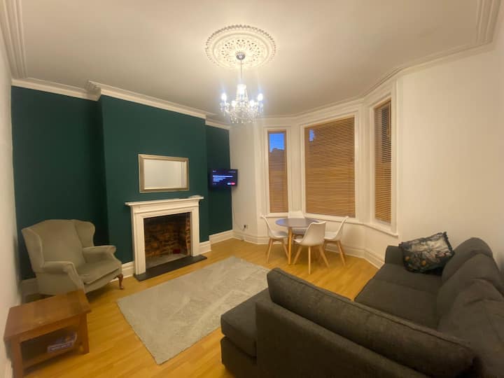 2 Bed Boscombe Beauty By The Sea - Bournemouth