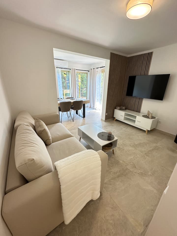 Logement Lumineux 15 Minutes à Pied De La Plage - Sainte-Maxime