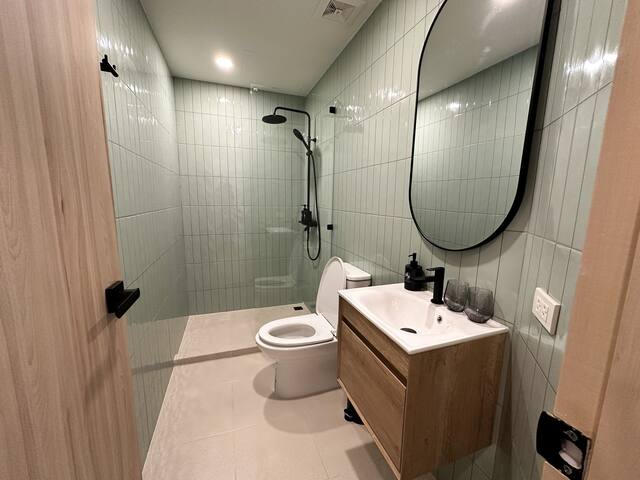 3 Bed 3 Bath / 1 min walk to Metro Asoke / S18 gallery image 3