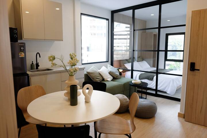 3 Bed 3 Bath / 1 min walk to Metro Asoke / S18 gallery image 2