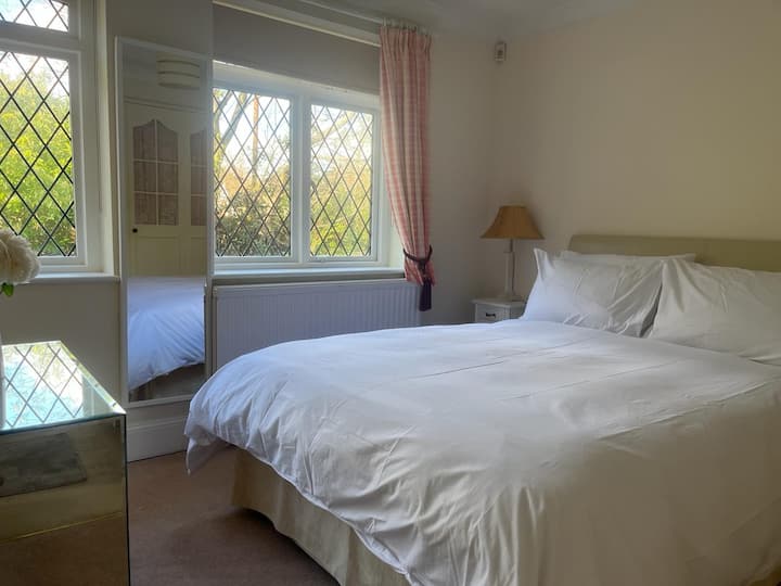 Guesthouse With Idyllic View - Bromley
