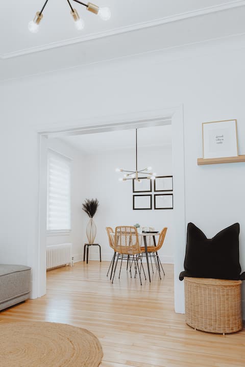 Cozy Historic home-King Bed-Downtown-Free parking!