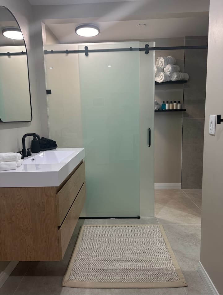 Private Suite • 30+ Day • Parking • Near Csun - Los Ángeles, CA