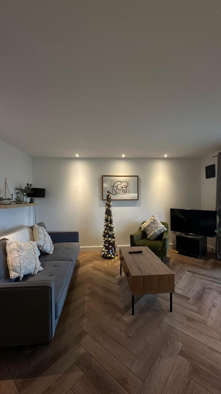 Sea View Serenity Beach Escape - Llanelli