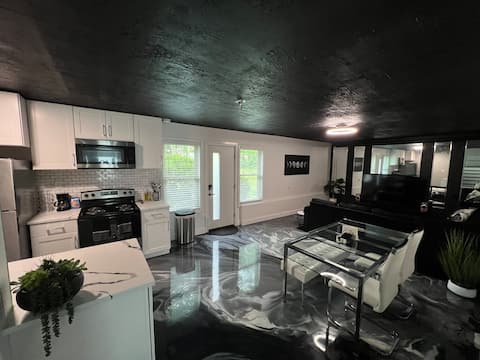 Modern Private Apartment