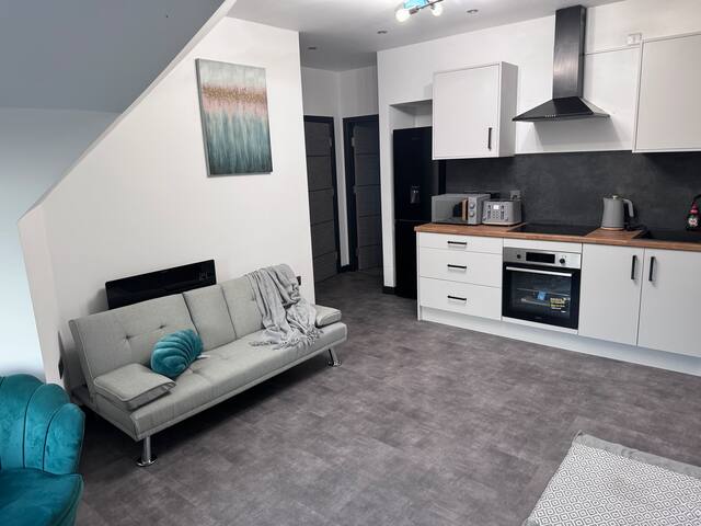 2 bedroom apartment Next to Man Utd Old Trafford gallery image 4