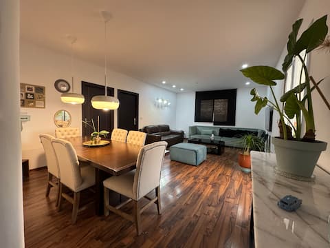 Top performing Airbnb: bright apartment, everything within walking distance in Souani