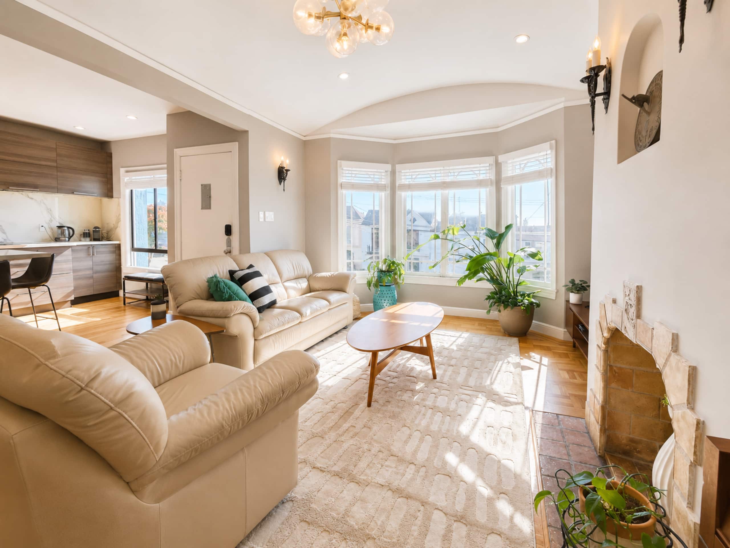 Home in San Francisco · ★5.0 · 2 bedrooms · 2 beds · 1.5 baths - Image 3